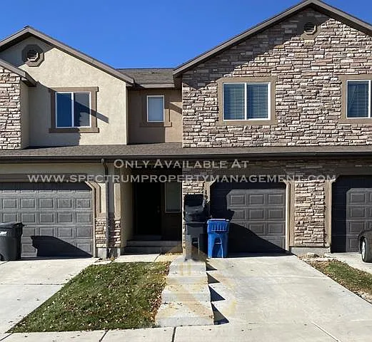 1989 N Churchill Dr — Photo 1