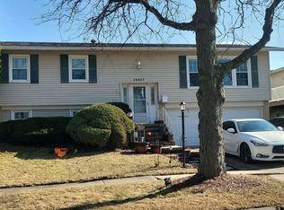 15417 Alameda Ave, Oak Forest, IL