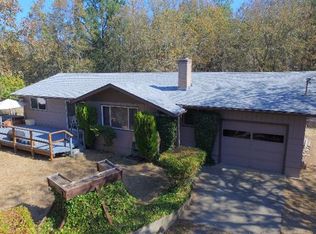3700 Azalea Dr, Grants Pass, OR 97526