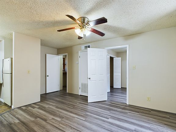 4th image of 321 W Park St #4