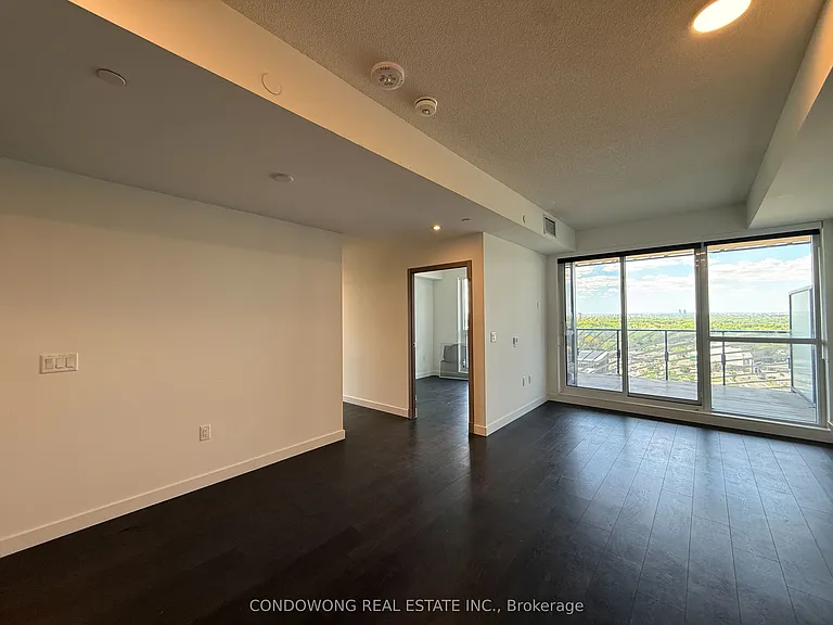 25 McMahon Dr #1807 — Photo 3