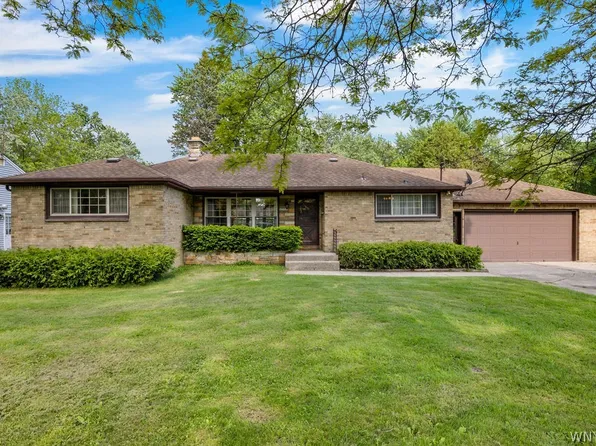 7655 Arnold Dr, North Tonawanda, NY 14120