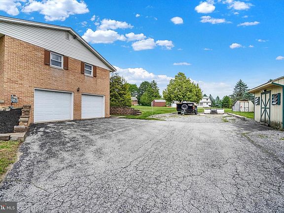 2nd image of 95 Vinton Dr