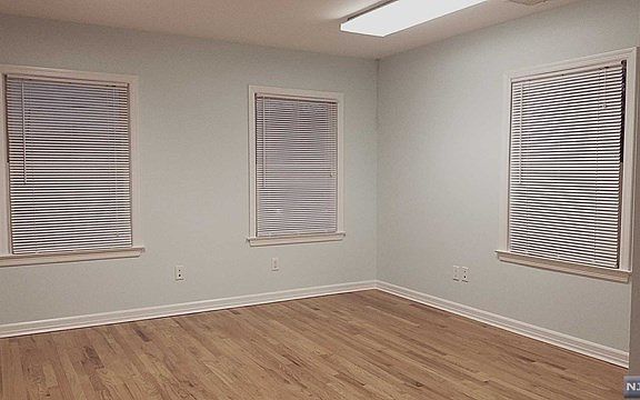 5th image of 63 Patterson St