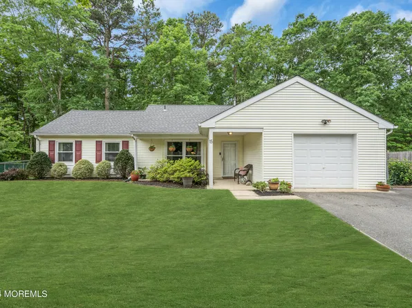15 Aspen Circle, Barnegat, NJ 08005