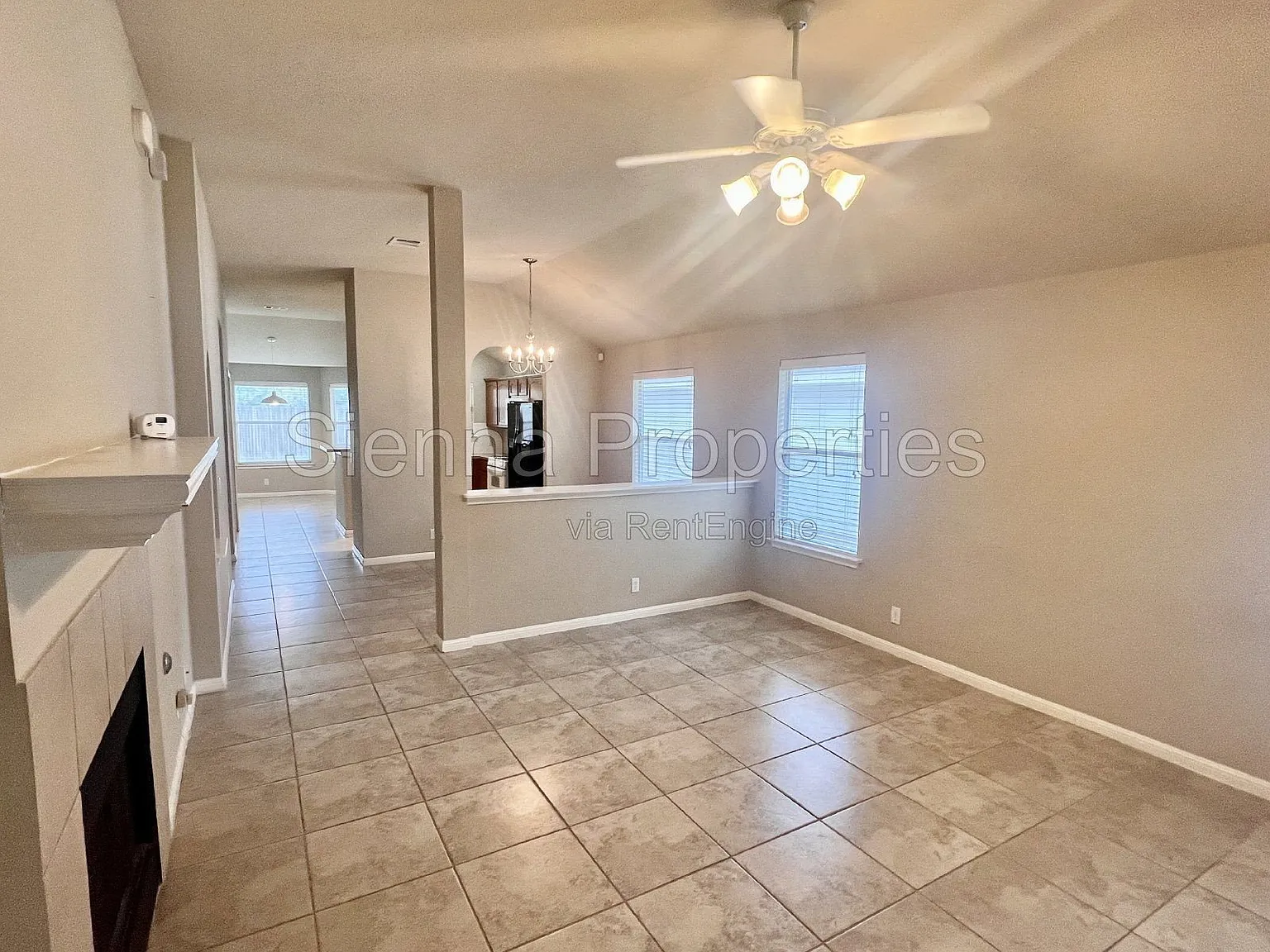 3 bed, 2.0 bath, 1436 sqft, $1,975 — Photo 4