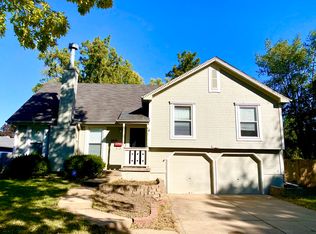 8609 Stearns Ave, Overland Park, KS 66214