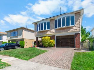 75 Muller Ave, Staten Island, NY 10314