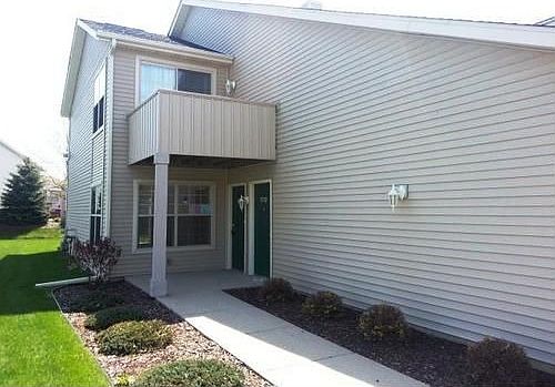 1st image of 5714 Oak Village Dr
