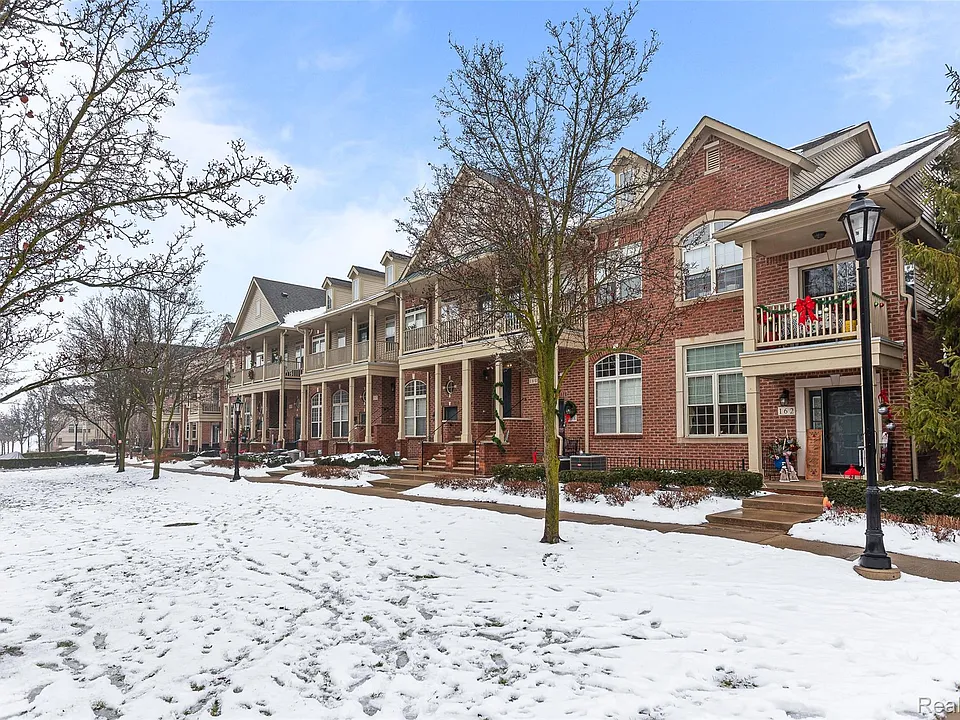 156 Sandy Ln