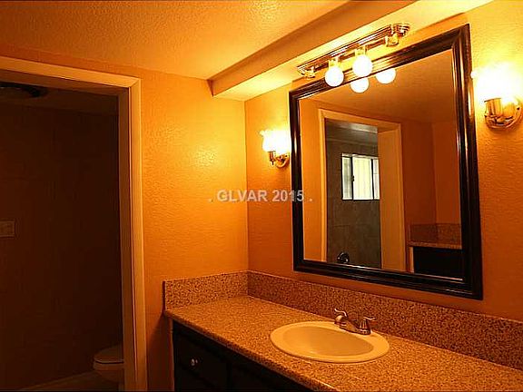 4th image of 1331 Laguna Ave