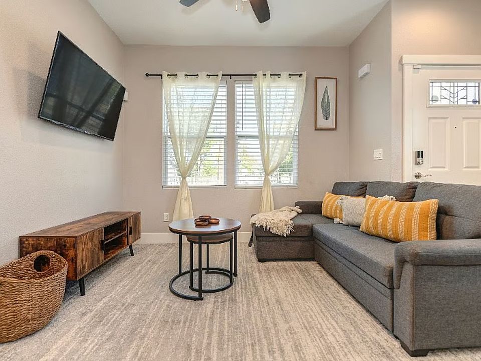 1st image of 4010 Broadway #4012