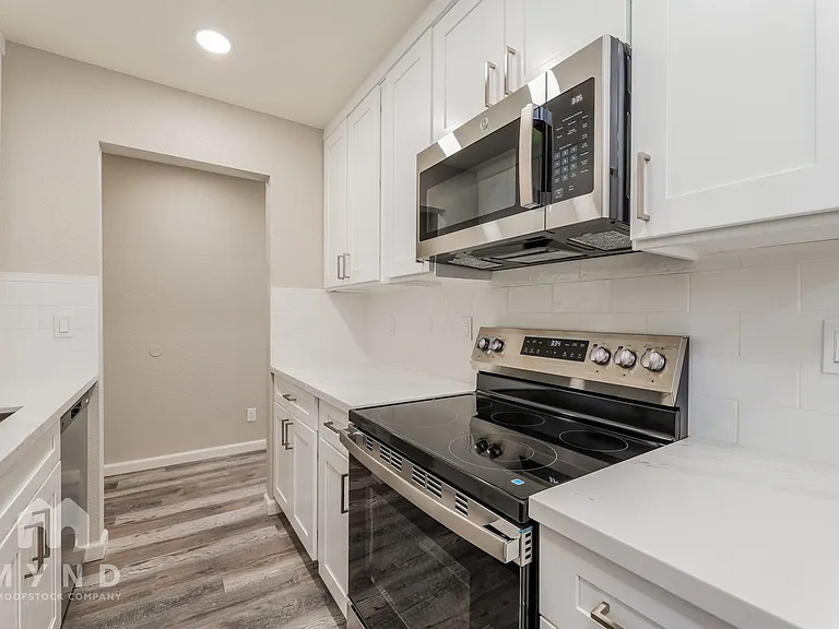 905 Carro Dr #4 — Photo 9