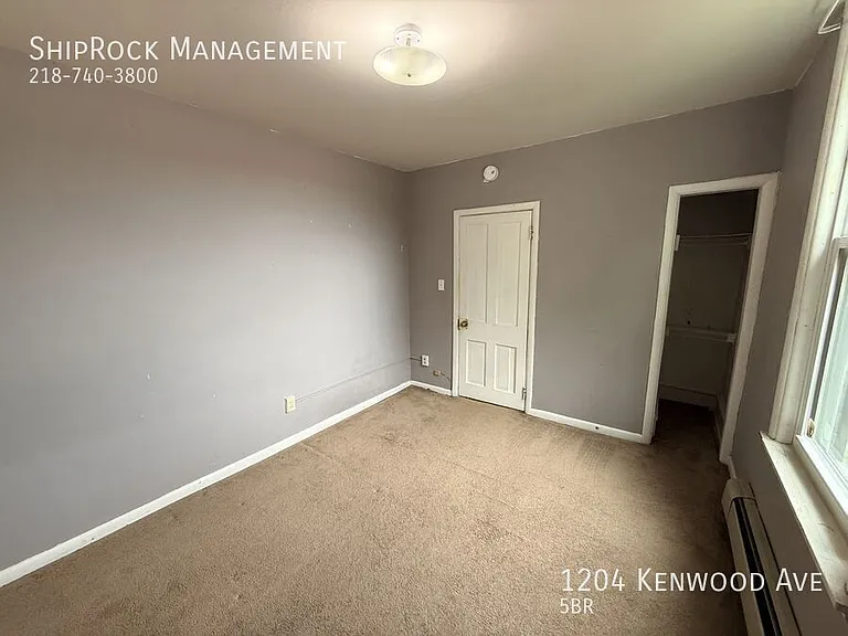 1204 Kenwood Ave — Photo 19