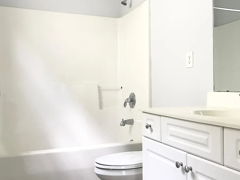 613 Campbell St #1 — Photo 7