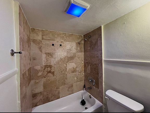 2nd image of 1429 SW 9th St APT 3