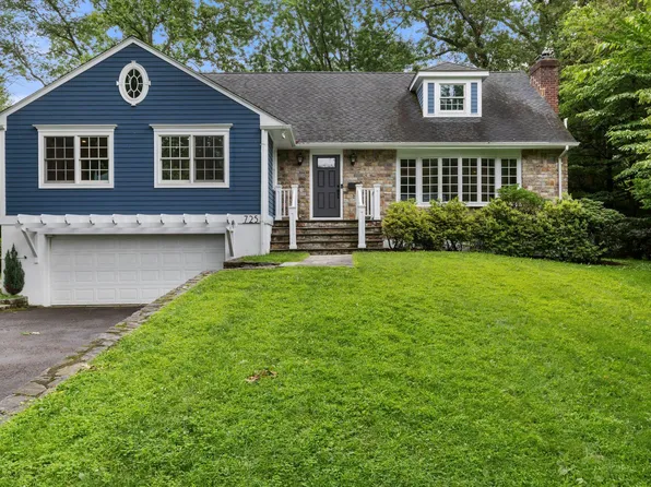 725 The Parkway, Mamaroneck, NY 10543