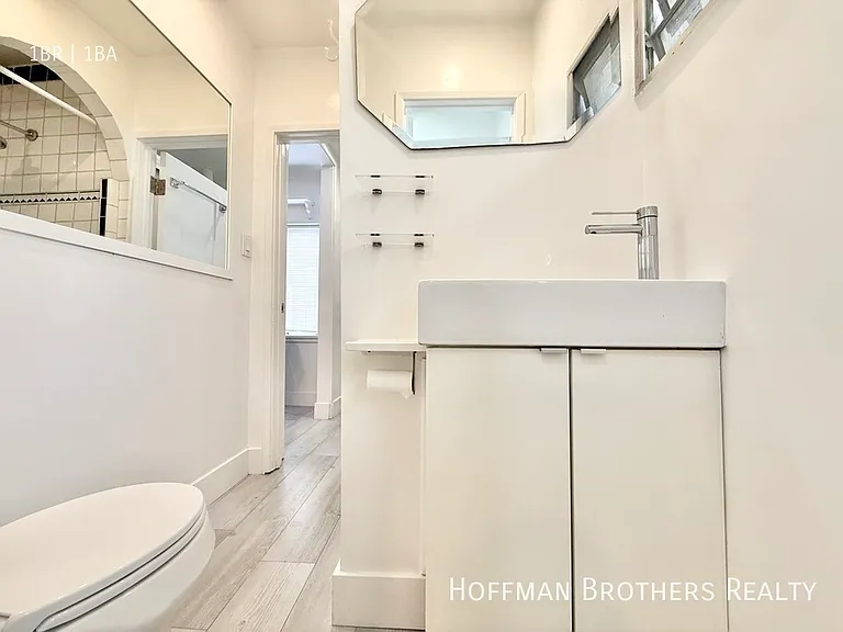 6631 Fountain Ave — Photo 5