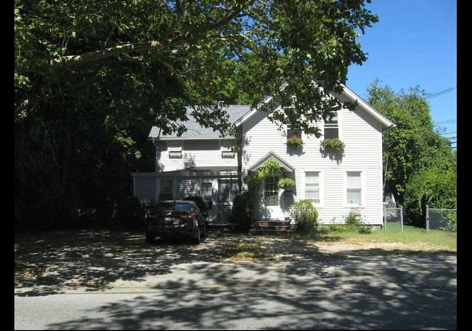 1st image of 171 Robinson St #B