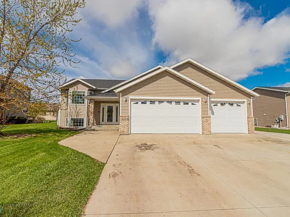 4205 53rd St S, Fargo, ND 58104