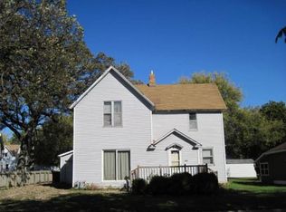 204 N 4th Ave W, Lake Mills, IA 50450