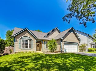 2104 Edinburgh Ln, Aurora, IL 60504