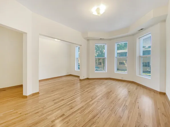 2930 W Shakespeare Ave, Chicago, IL 60647