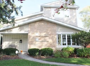 10713 S Kenton Ave, Oak Lawn, IL 60453