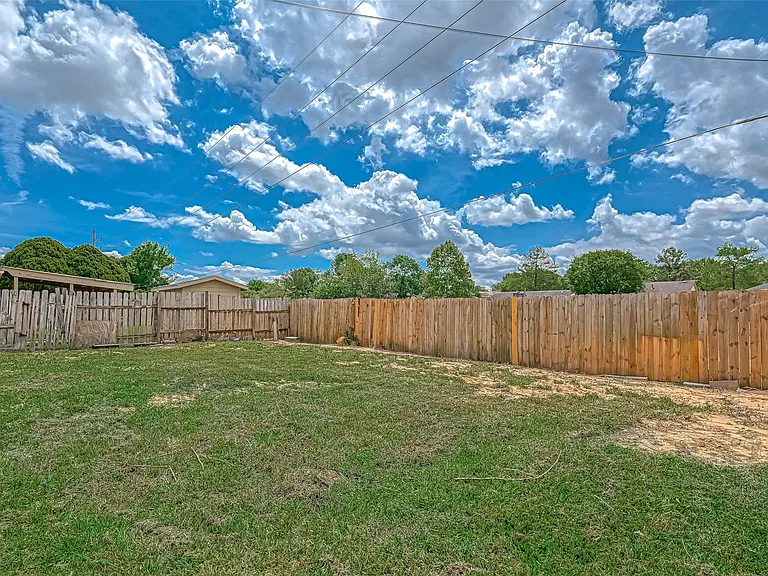 16319 La Luna Dr — Photo 36