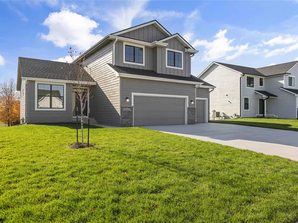 14600 N Valley Dr, Urbandale, IA 50323