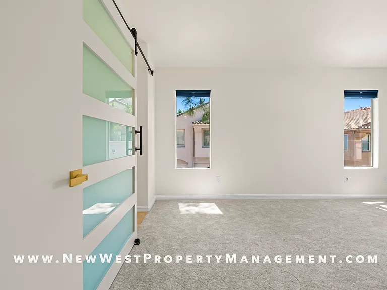 5522 Renaissance Ave #1 — Photo 23
