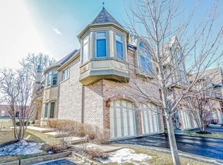 1411 W Rue Paris Pl, Inverness, IL 60067