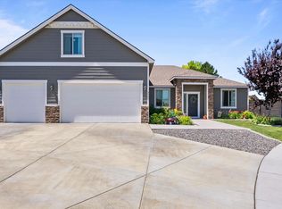 3547 Curtis Dr, West Richland, WA 99353