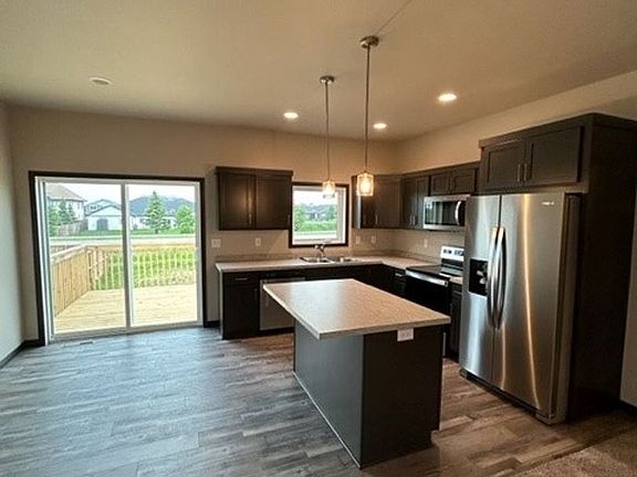 3rd image of 3045 39th Ave S