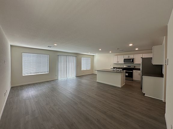 3rd image of 3345 Tarantella Ave