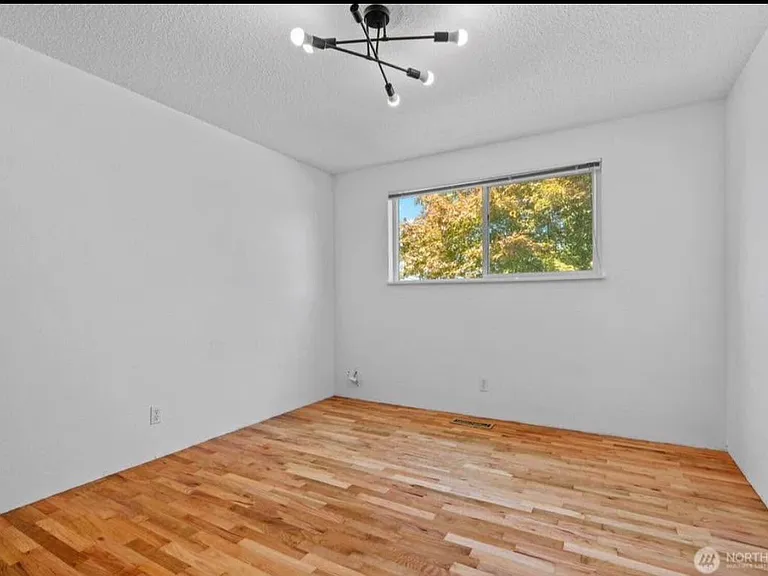 8320 24th St W — Photo 2
