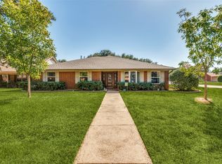 100 Hillcrest Ct, Irving, TX 75062