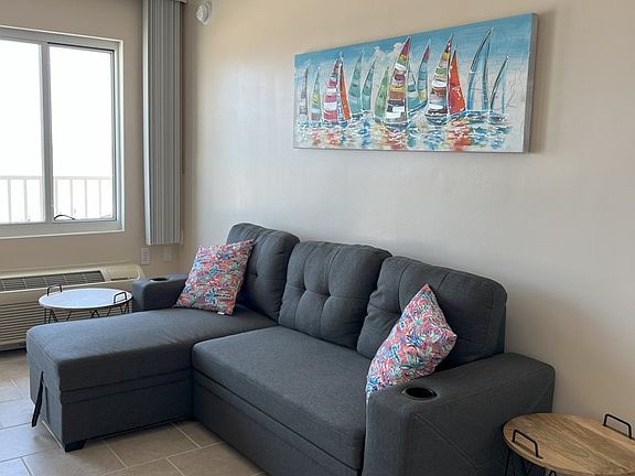 4th image of 303 Atlantic Ave APT 402