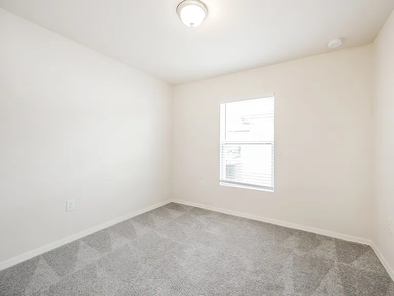 1109 SW 2nd St — Photo 12
