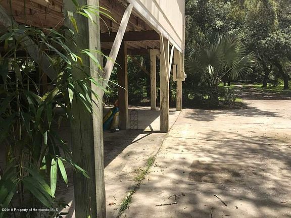 5th image of 16509 Lynway Ln