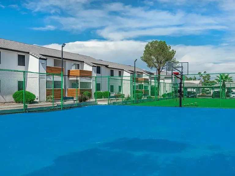 Jolt Apartments — Photo 4