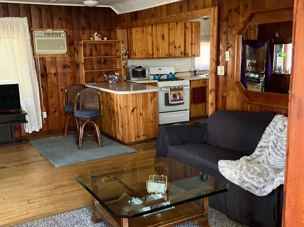 (undisclosed Address), Lake City, MN 55041