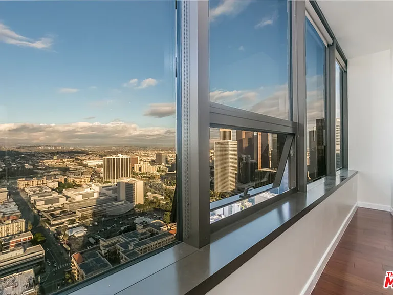 1100 Wilshire Blvd #3504 — Photo 3