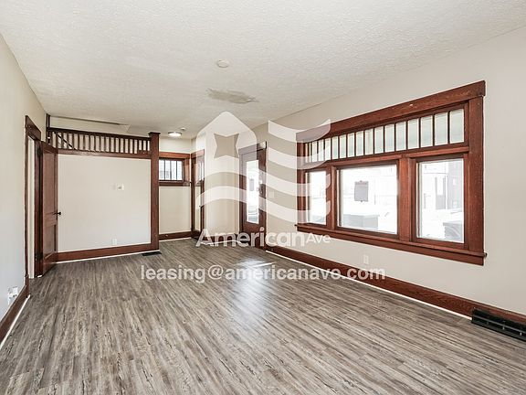 1113434_001_living_room_2.jpg