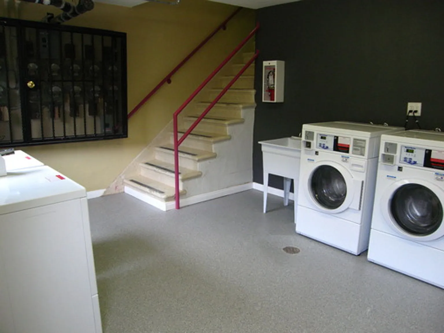 Franklin Apts - Hollywood Franklin Properties, LTD — Photo 4