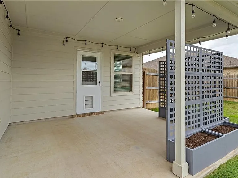 2405 Elba Dr — Photo 22