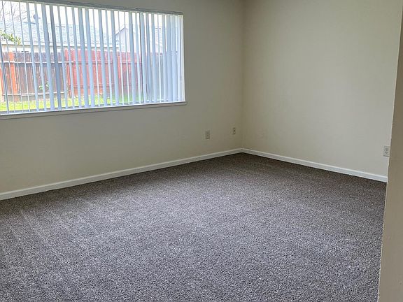 4th image of 4009 Vosburg St