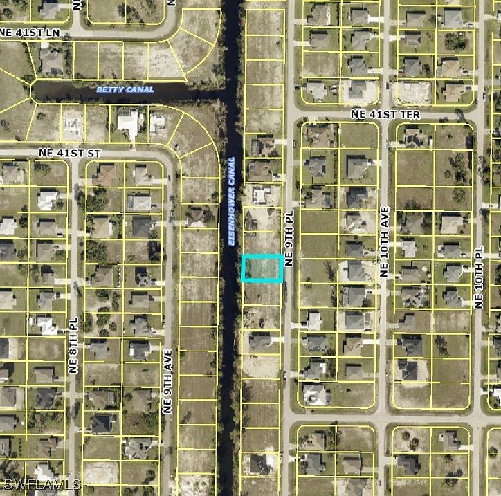 2nd image of 4022 NE 9th Pl