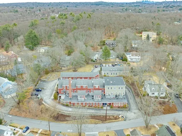 31 Fletcher Ave APT 11, Lexington, MA 02420