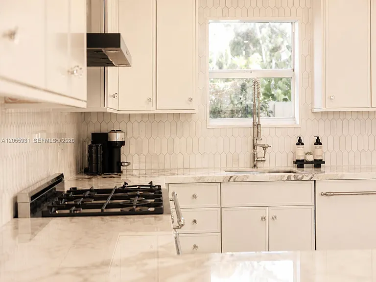 3190 Sheridan Ave — Photo 19